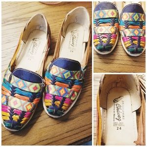 Artesianas Chavez Huaraches colorful shoes